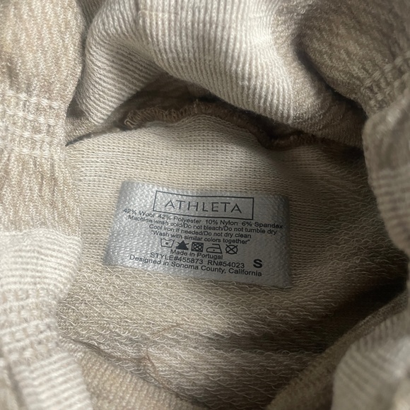 Athleta Small Beige Plaid Stretch‎ Turtleneck Long Sleeve Thumb Holes - Picture 2 of 4